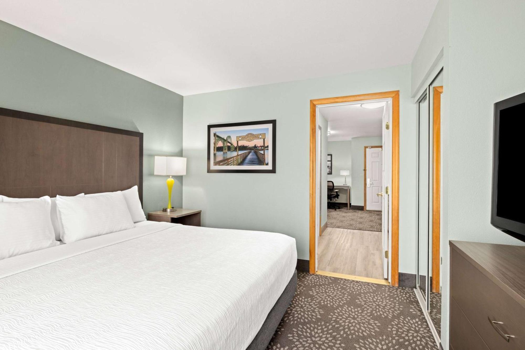 Hotel La Quinta By Wyndham Tour de Newport Extérieur photo